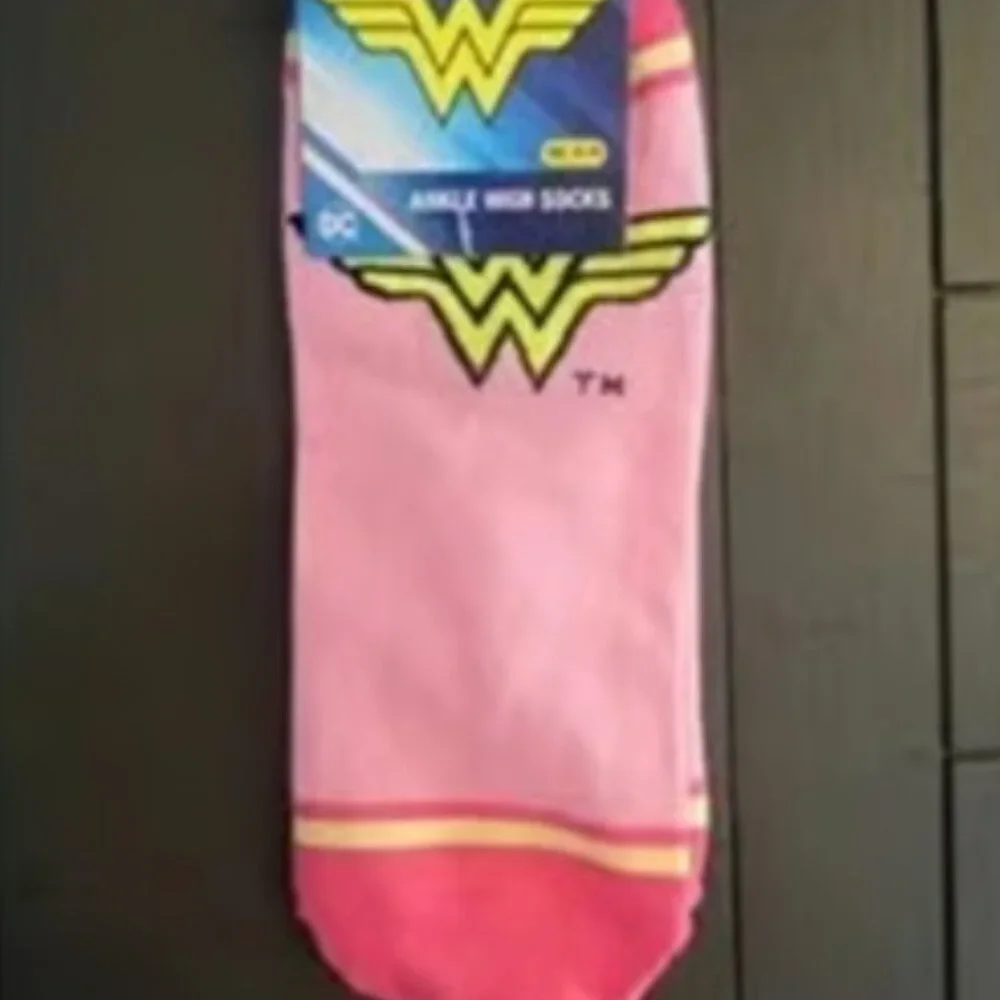 DC Wonder Woman Ankle High Socks, 3 Pairs Size 9-11